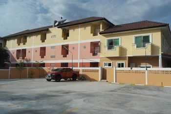 99 Inn Hotel Пакчонг Экстерьер фото